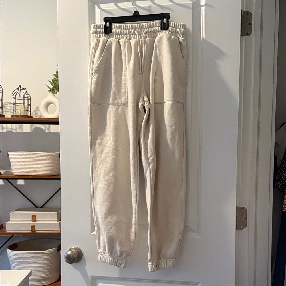 Universal Thread Cream Jogger Pants